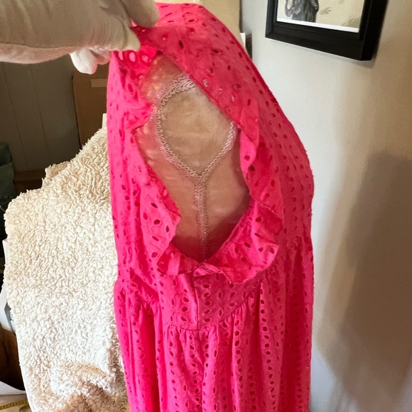 Super cute dress with shorts underneath! Fun Spring/Summer dress.  BARBIECORE - Picture 13 of 14